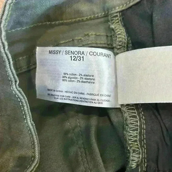 Social Standard by Sanctuary Jeans High Rise Skinny Cotton Camo Green Size 12/31 - Picture 7 of 7